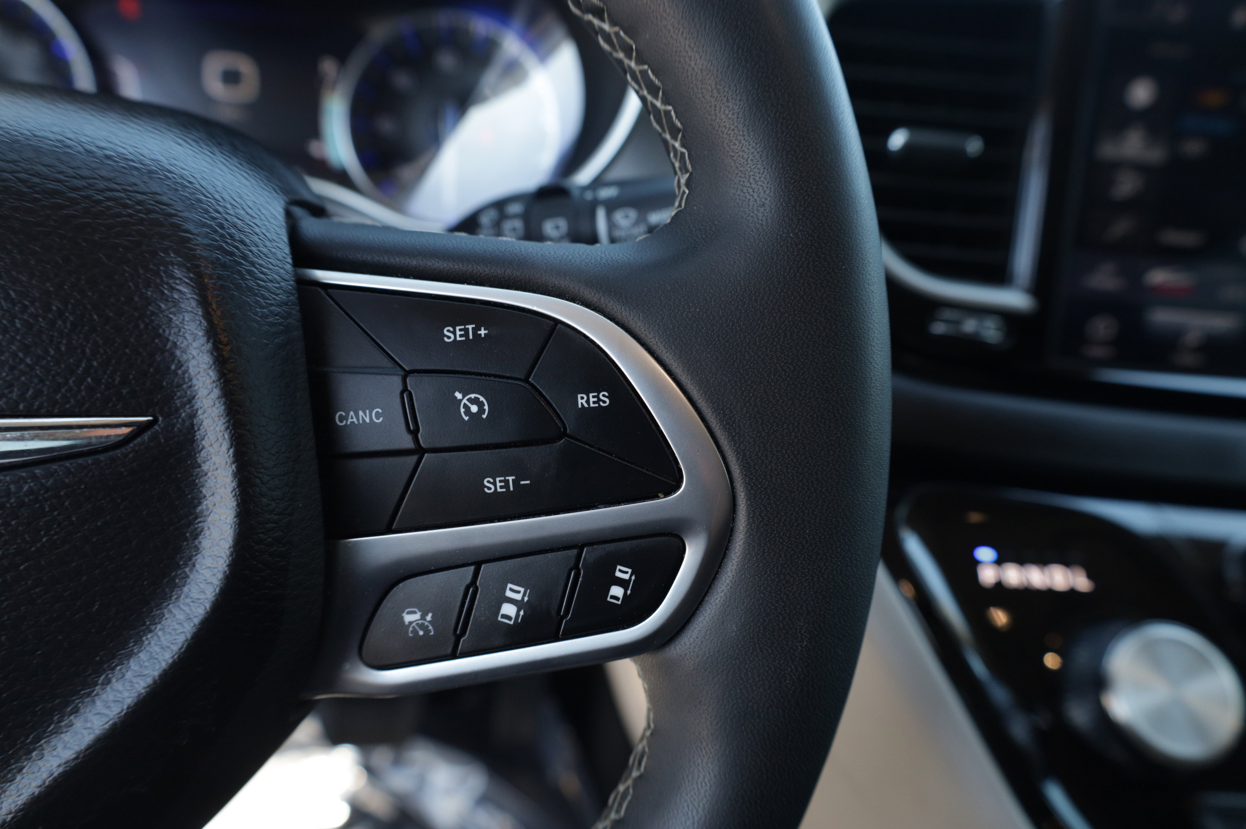 Used 2024 Chrysler Pacifica Touring-L image 23