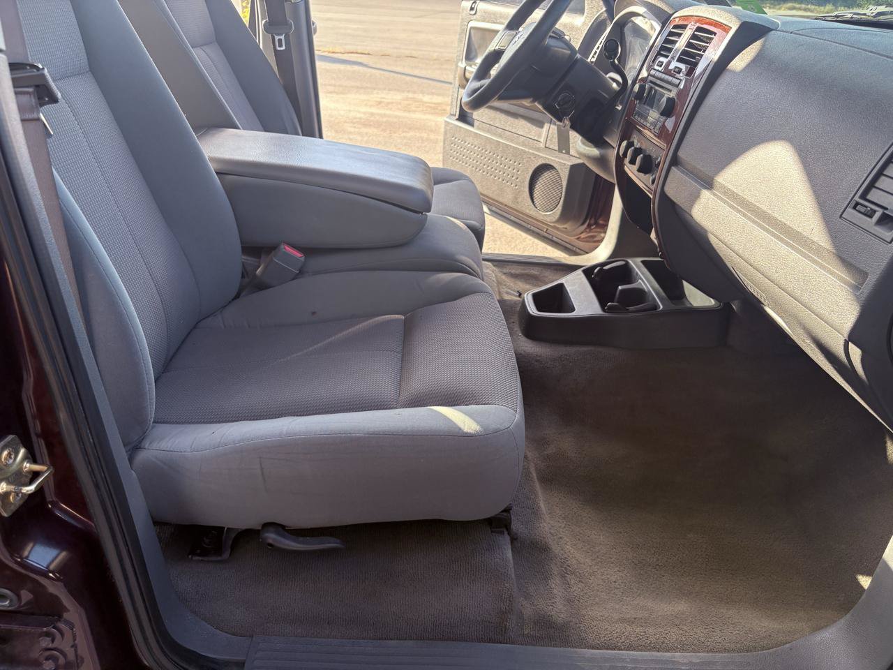 Used 2005 Dodge Dakota SLT w/ Trailer Tow Group RWD image 32