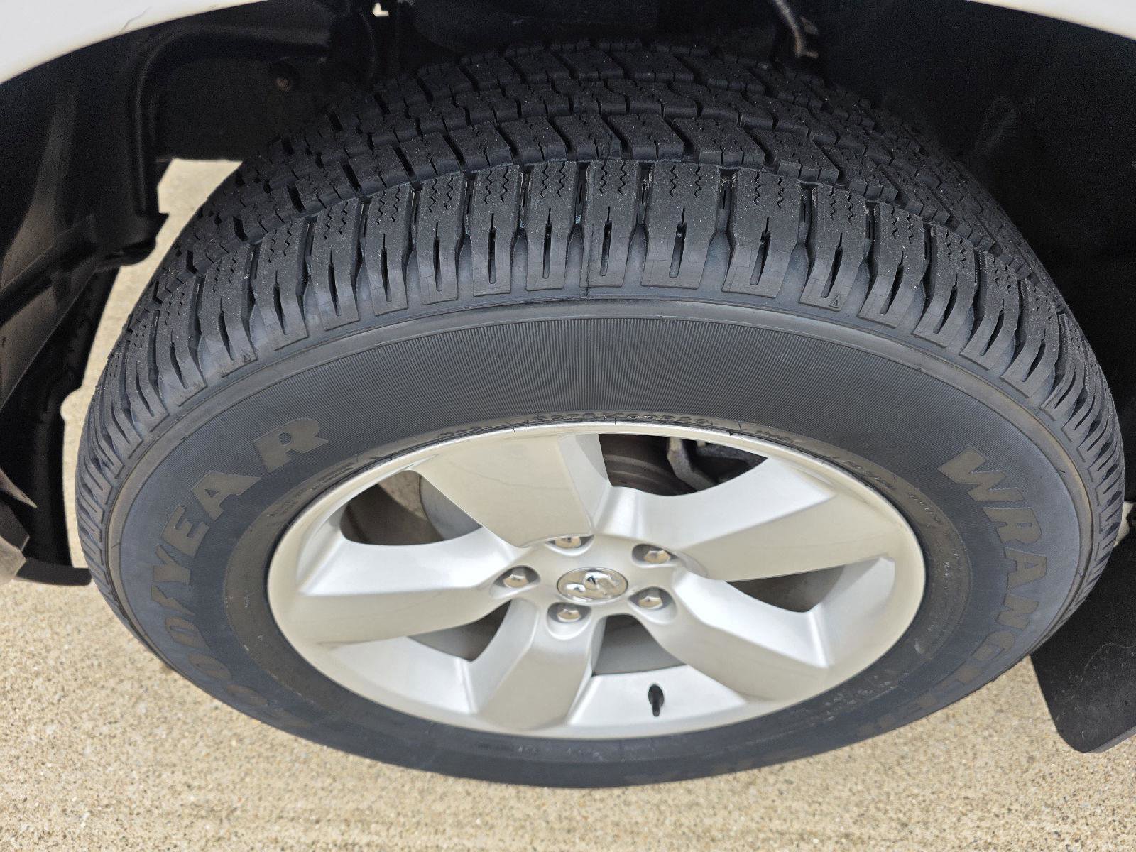 Used 2018 RAM 1500 SLT image 36