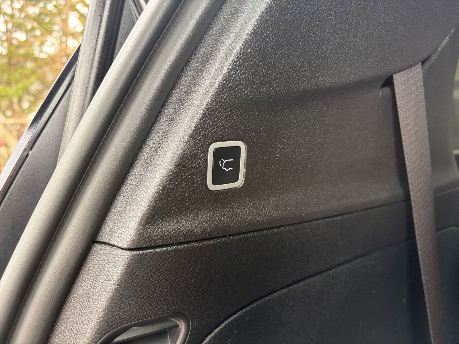 Used 2025 Chrysler Pacifica Limited image 23