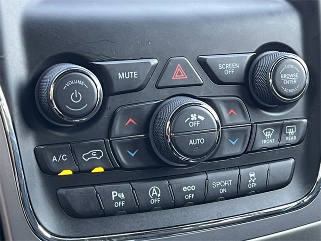 Used 2021 Jeep Grand Cherokee Laredo image 25