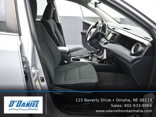 Used 2018 Toyota RAV4 LE w/ All Weather Liner Package AWD/4WD image 39