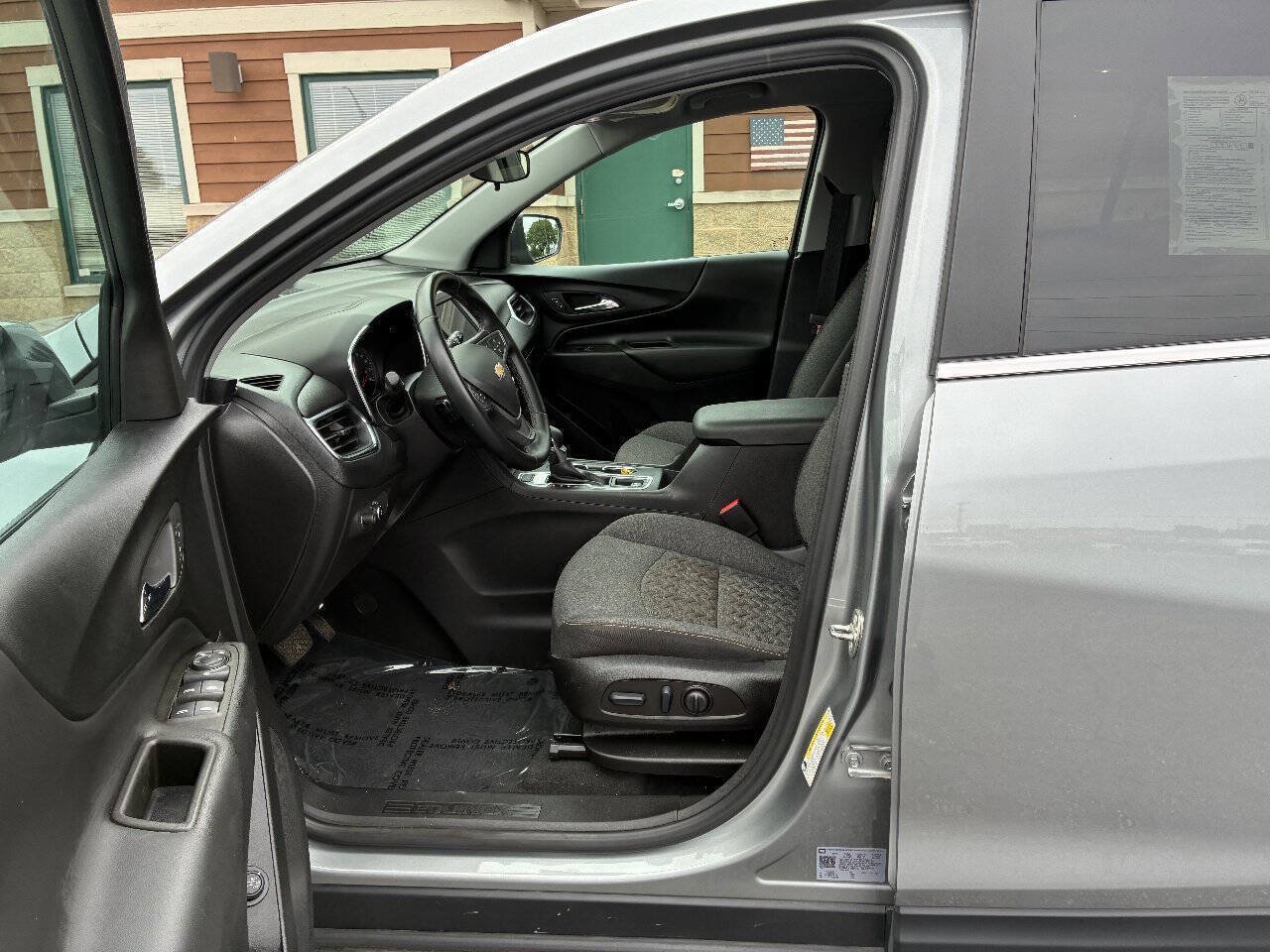 Used 2023 Chevrolet Equinox LT AWD/4WD image 8