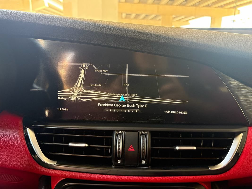 Used 2018 Alfa Romeo Giulia AWD image 14