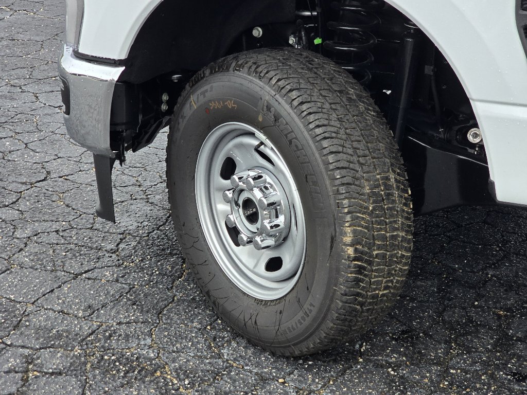 New 2025 Ford F250 XL w/ FX4 Off-Road Package image 22