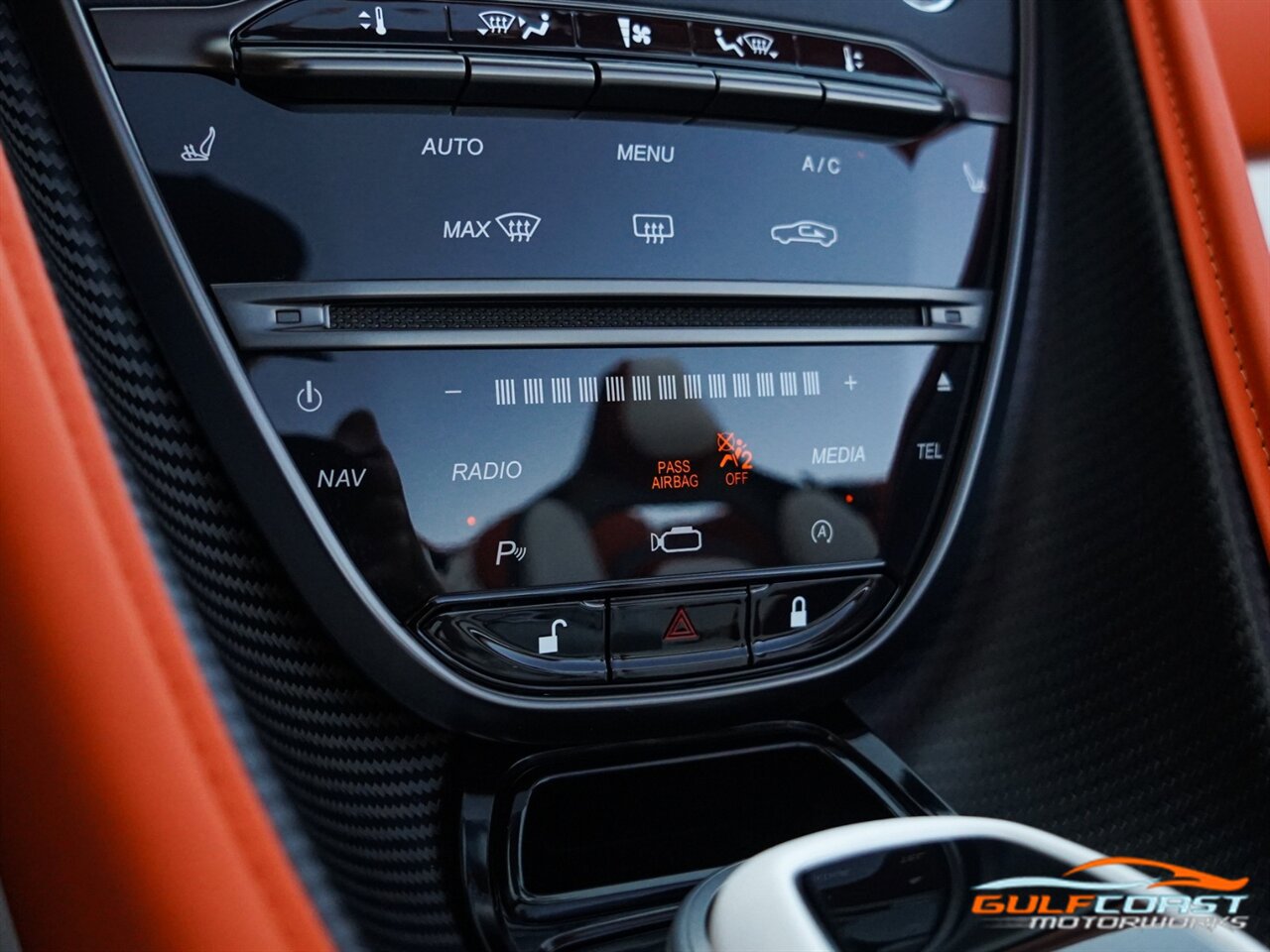 Used 2023 Aston Martin DBS Superleggera Volante RWD image 19
