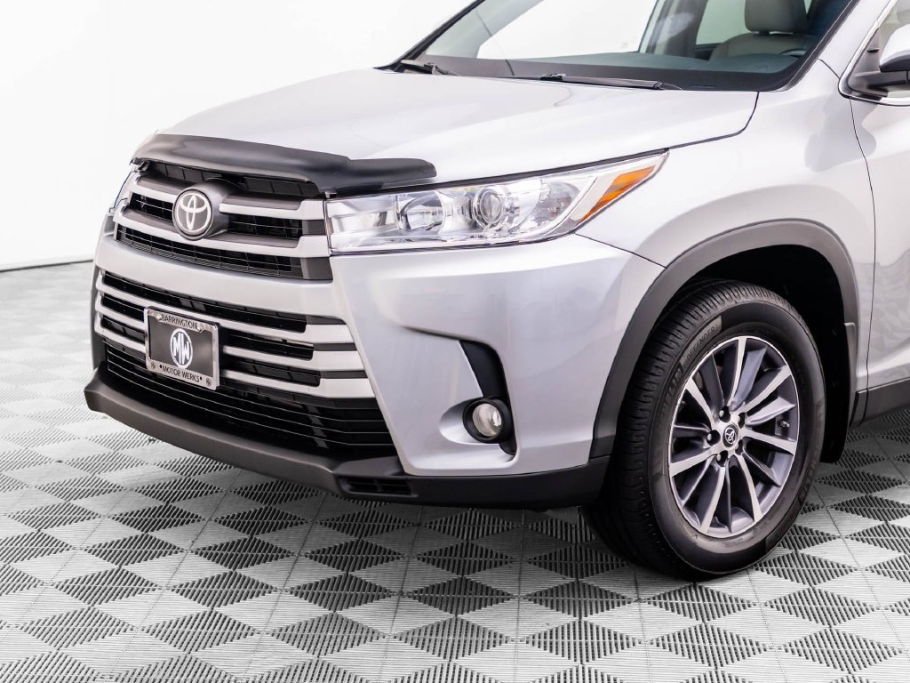 Used 2019 Toyota Highlander XLE AWD/4WD image 40