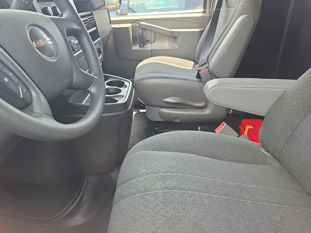 Used 2024 GMC Savana 2500 w/ Driver Convenience Package RWD image 4