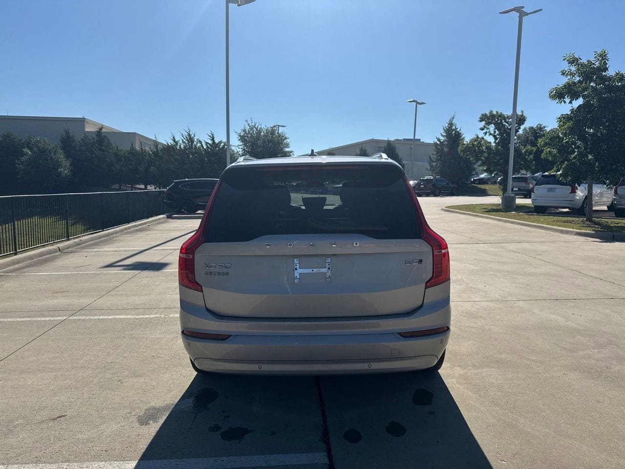 Certified 2023 Volvo XC90 B5 Core w/ Protection Package Premier AWD/4WD image 3