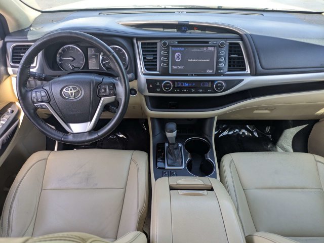 Used 2014 Toyota Highlander XLE FWD image 18