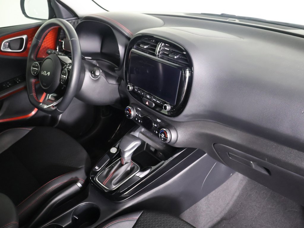 Used 2025 Kia Soul GT-Line image 27