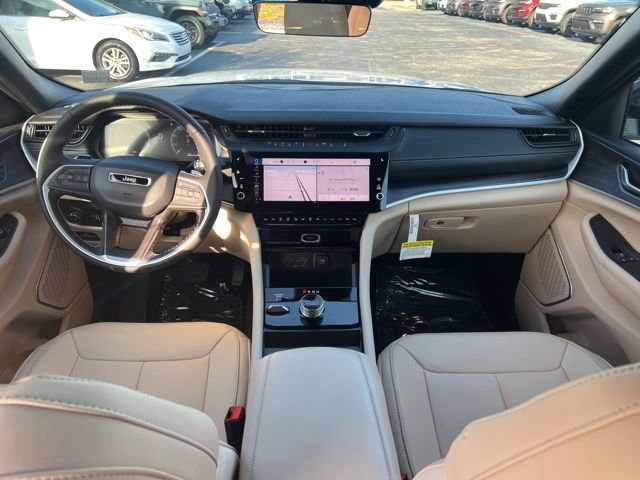 New 2026 Jeep Grand Cherokee Limited w/ Limited Altitude Package AWD/4WD image 21