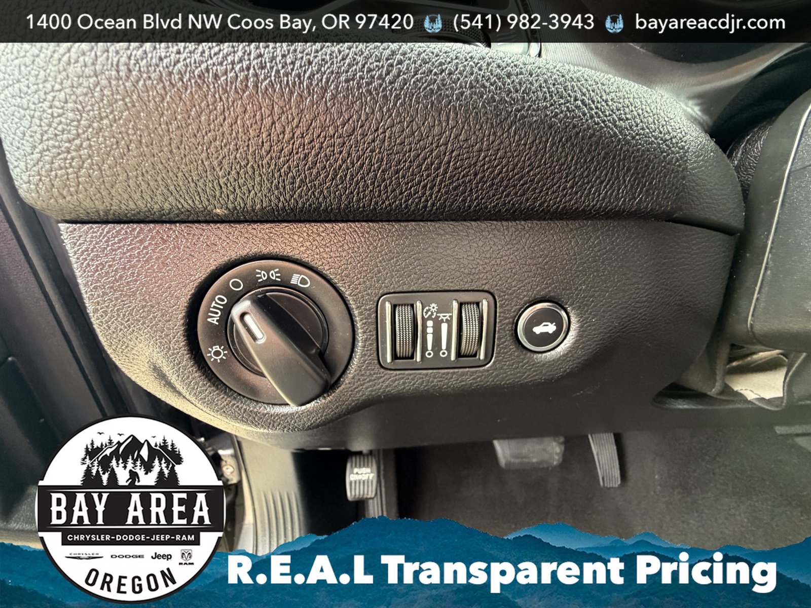 Used 2021 Dodge Challenger SXT RWD image 14