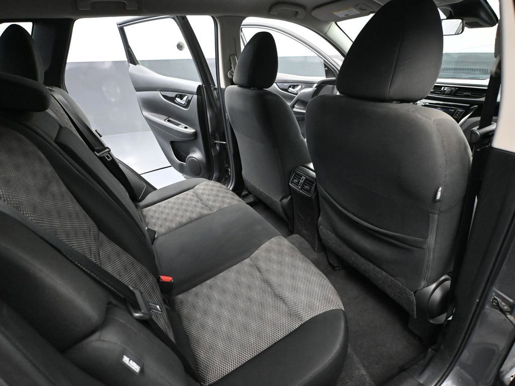 Used 2021 Nissan Rogue Sport SV image 42