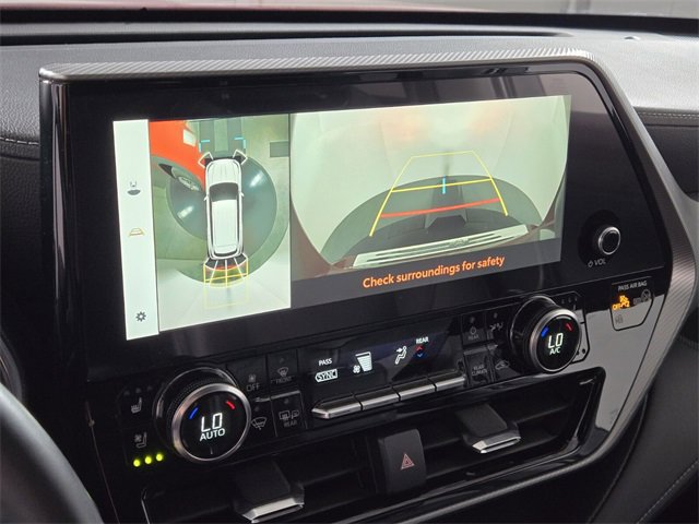 Used 2023 Toyota Highlander Platinum image 37