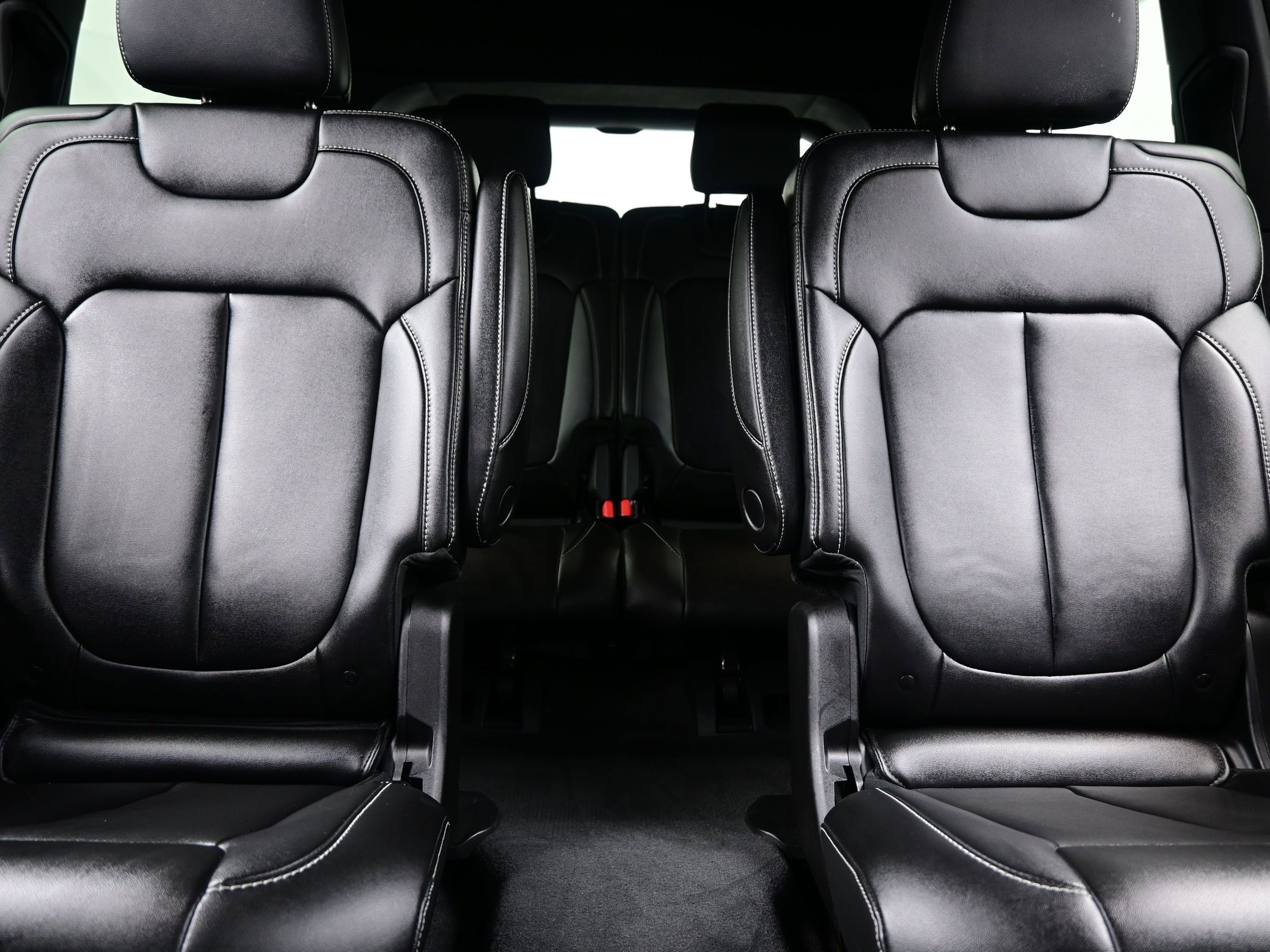 Used 2025 Jeep Grand Cherokee L Limited image 16