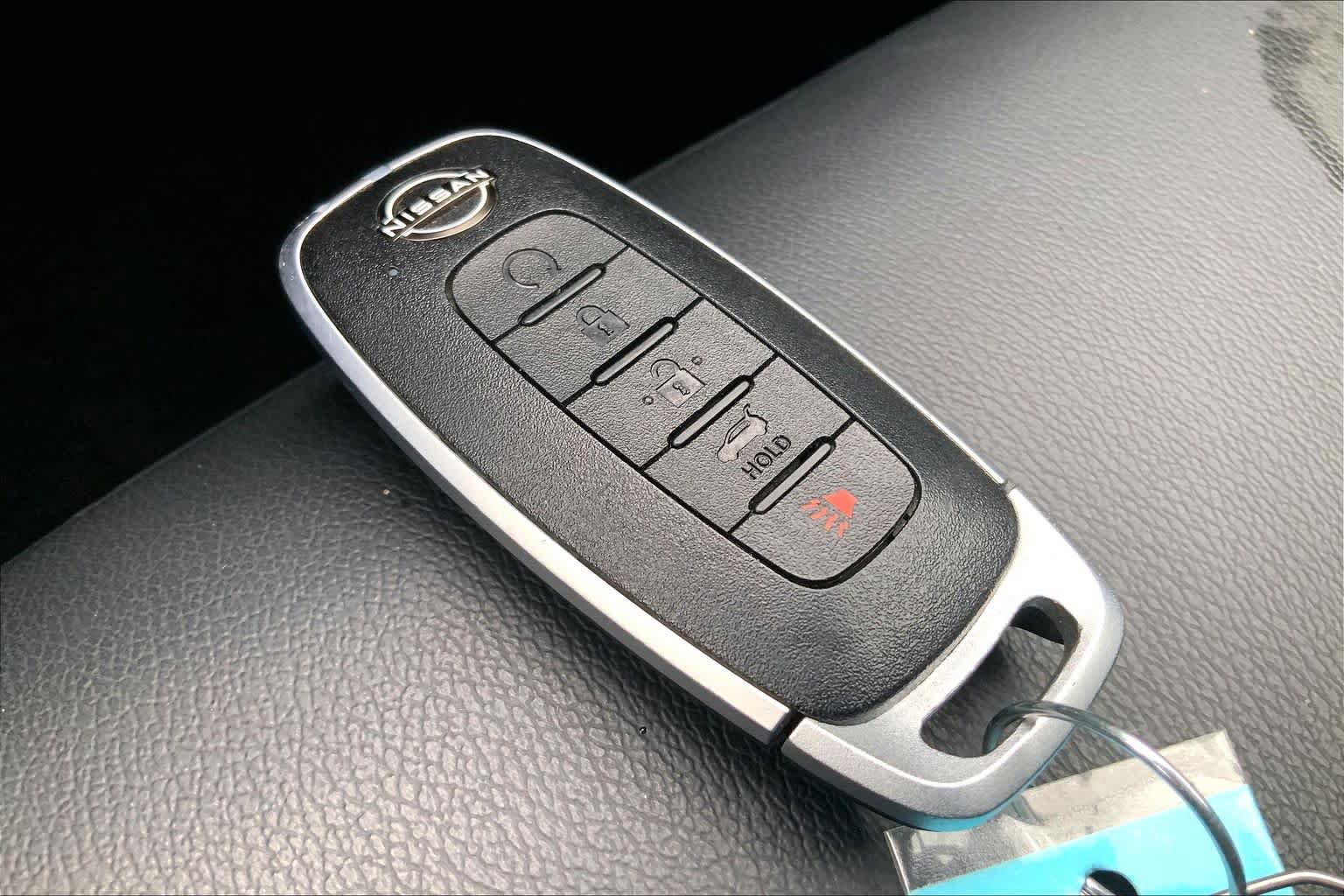 Used 2024 Nissan Pathfinder SL FWD image 15