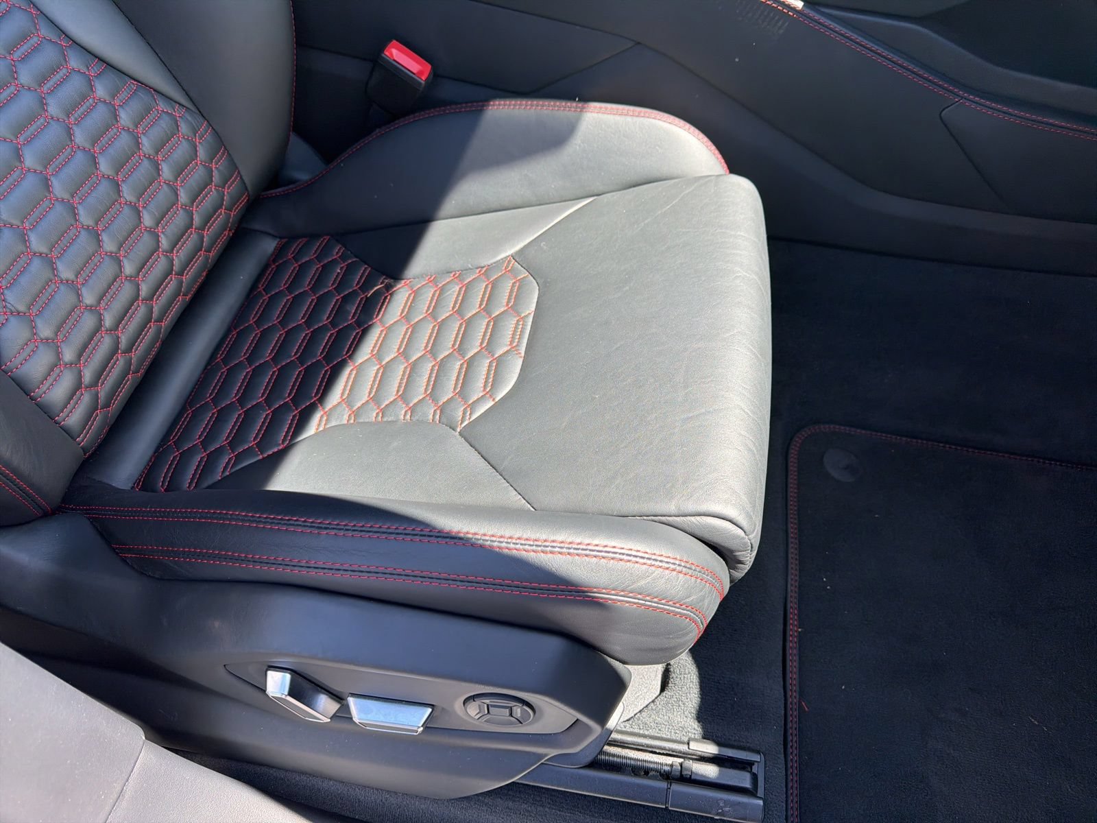Used 2020 Lamborghini Urus AWD/4WD image 35