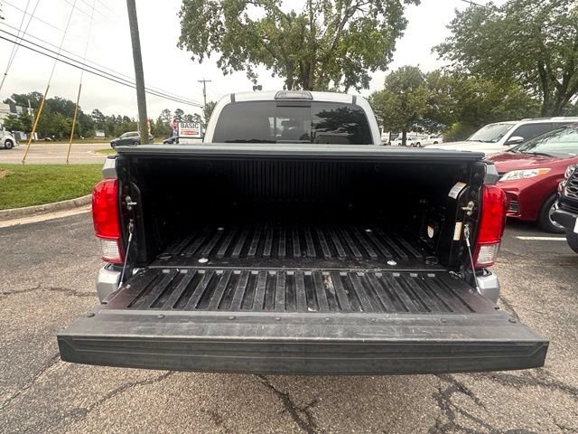 Used 2017 Toyota Tacoma TRD Sport w/ Tow Package AWD/4WD image 13