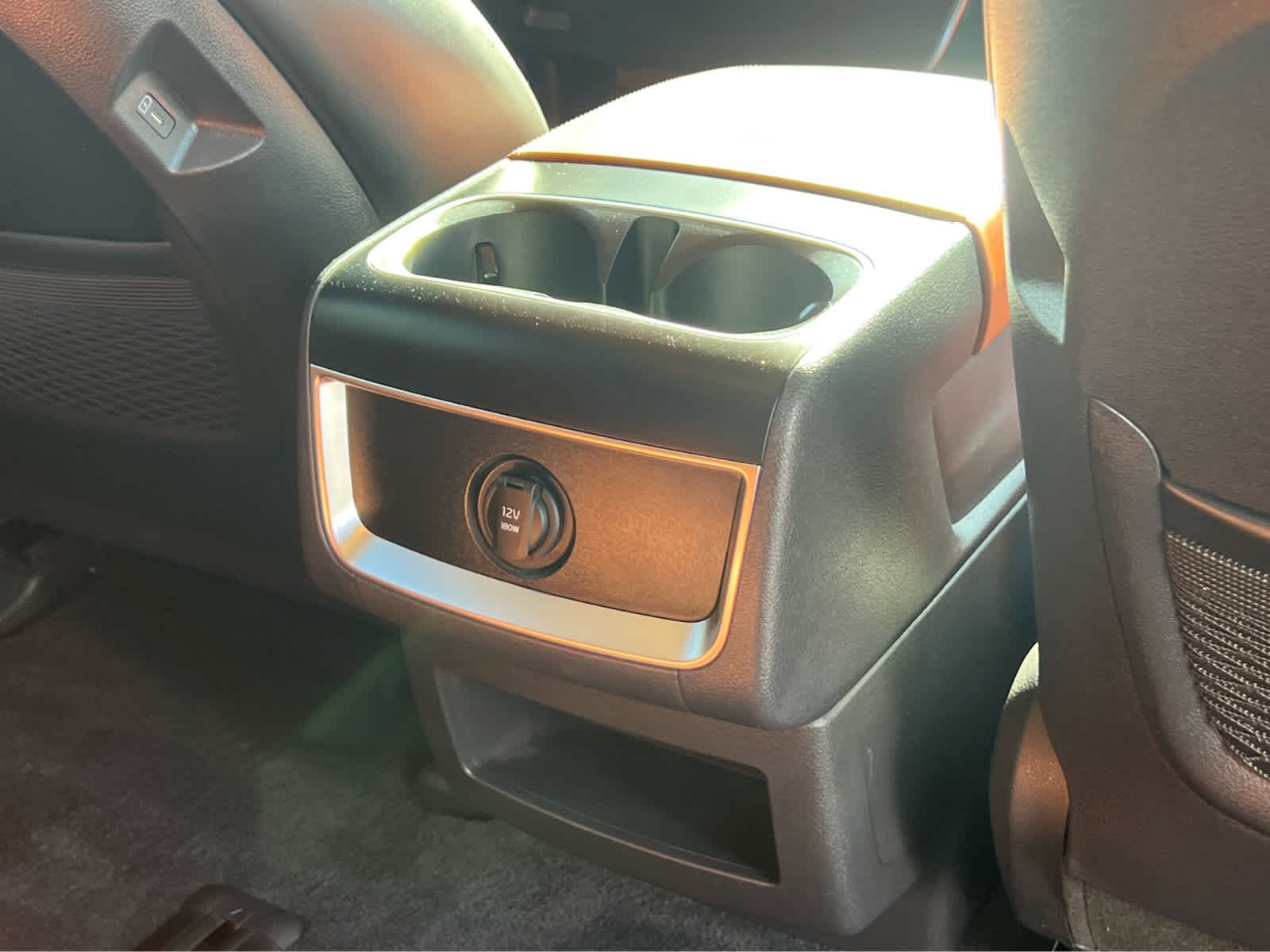 Used 2025 Kia Carnival EX image 22