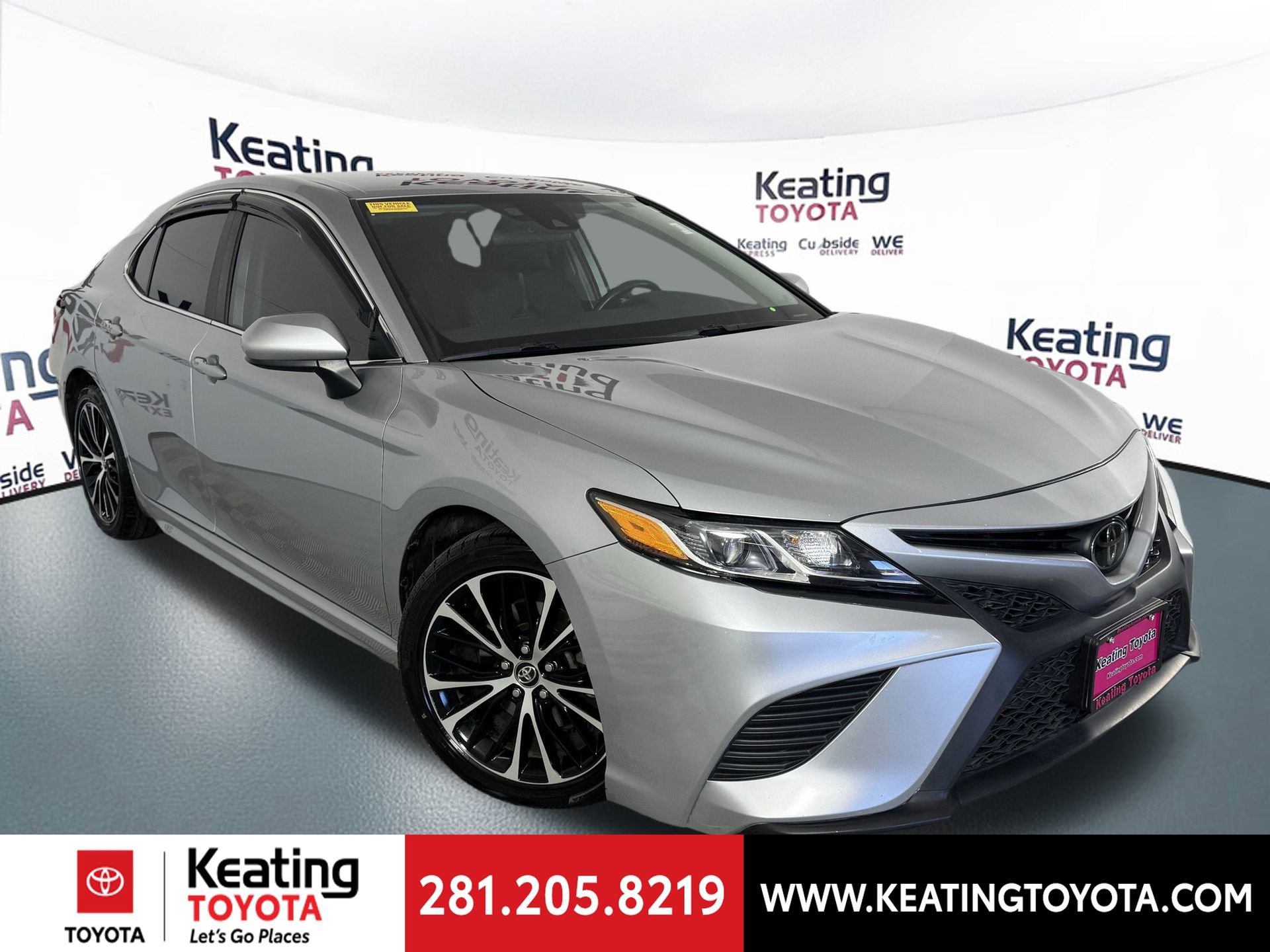 Used 2020 Toyota Camry SE image 2