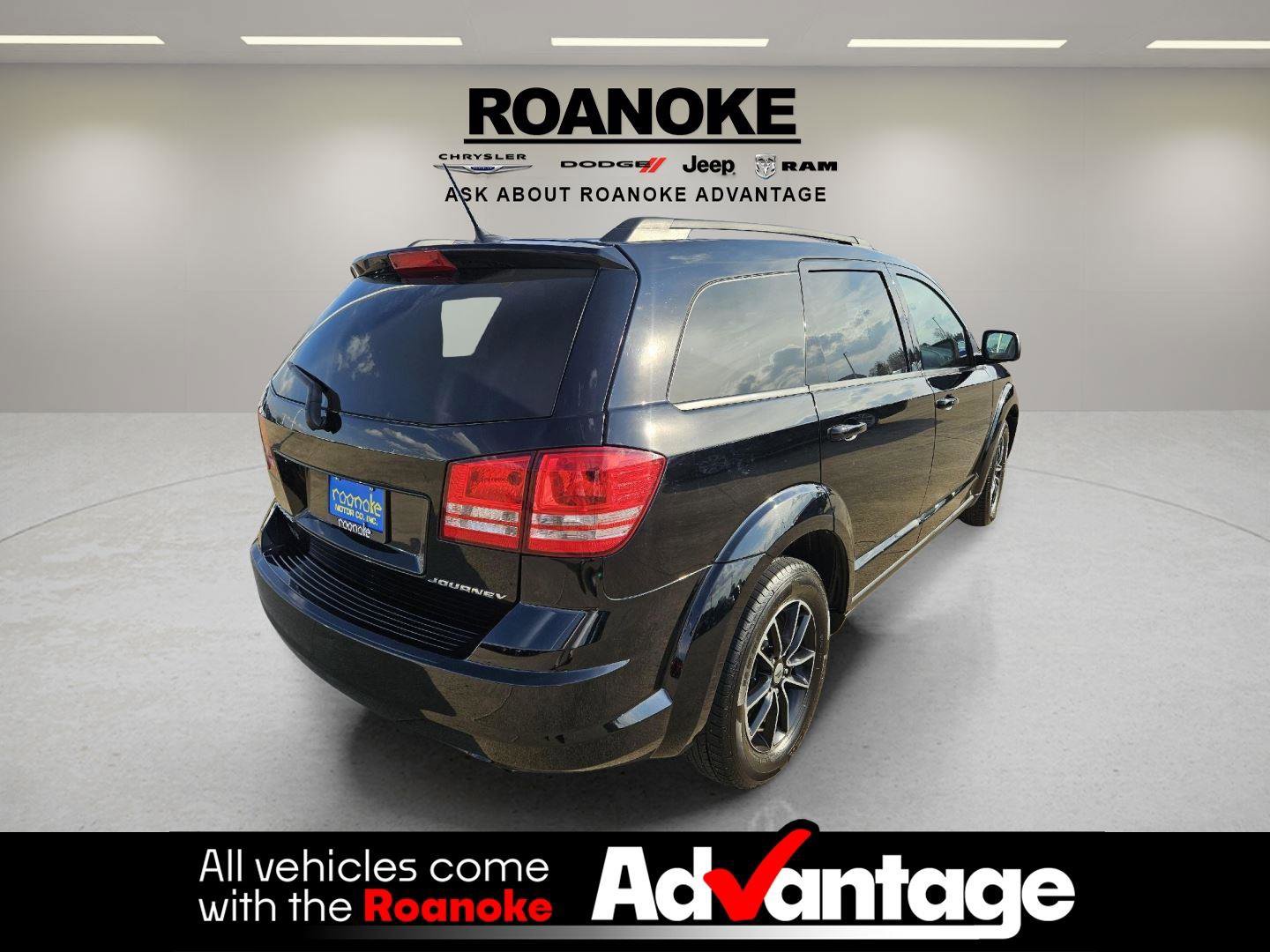Used 2018 Dodge Journey SE w/ Blacktop Package FWD image 14
