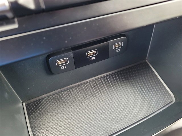 Used 2024 Kia Carnival LX image 14