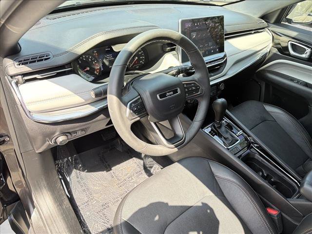 Used 2023 Jeep Compass Limited AWD/4WD image 13