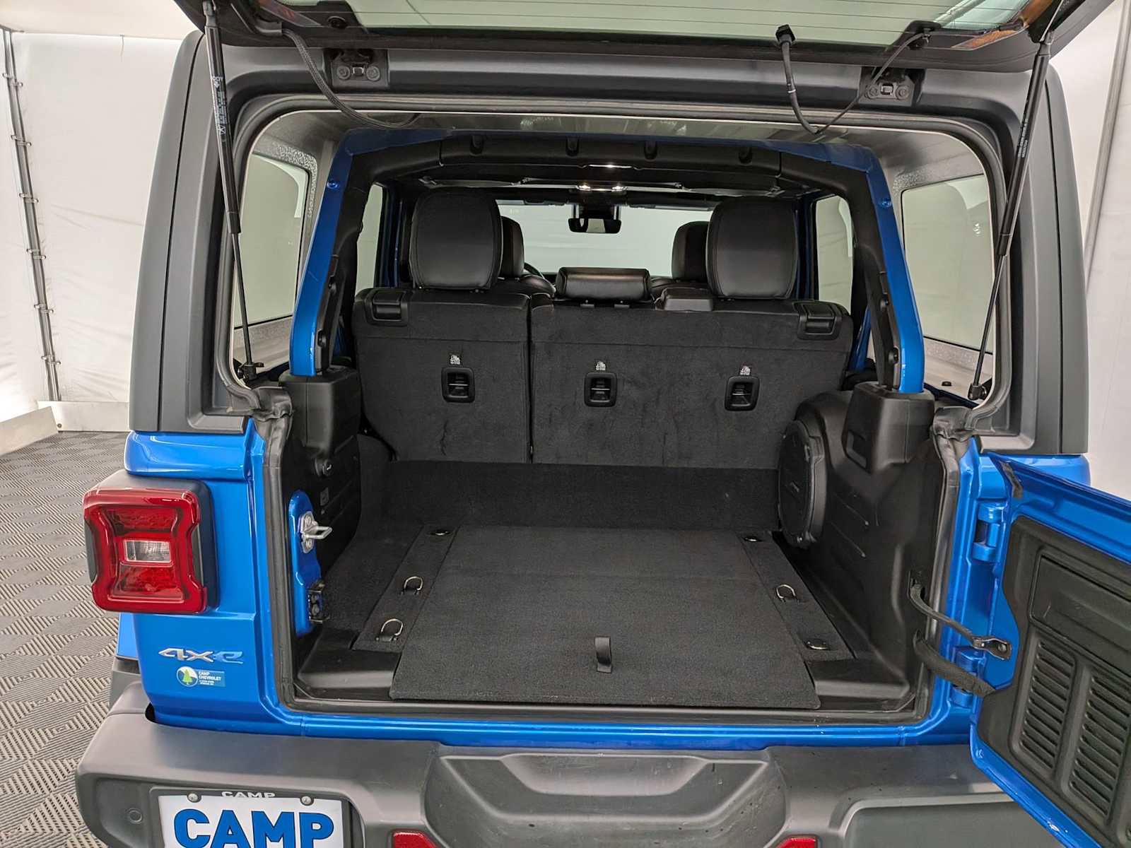 Used 2021 Jeep Wrangler Unlimited Sahara w/ Cold Weather Group image 34