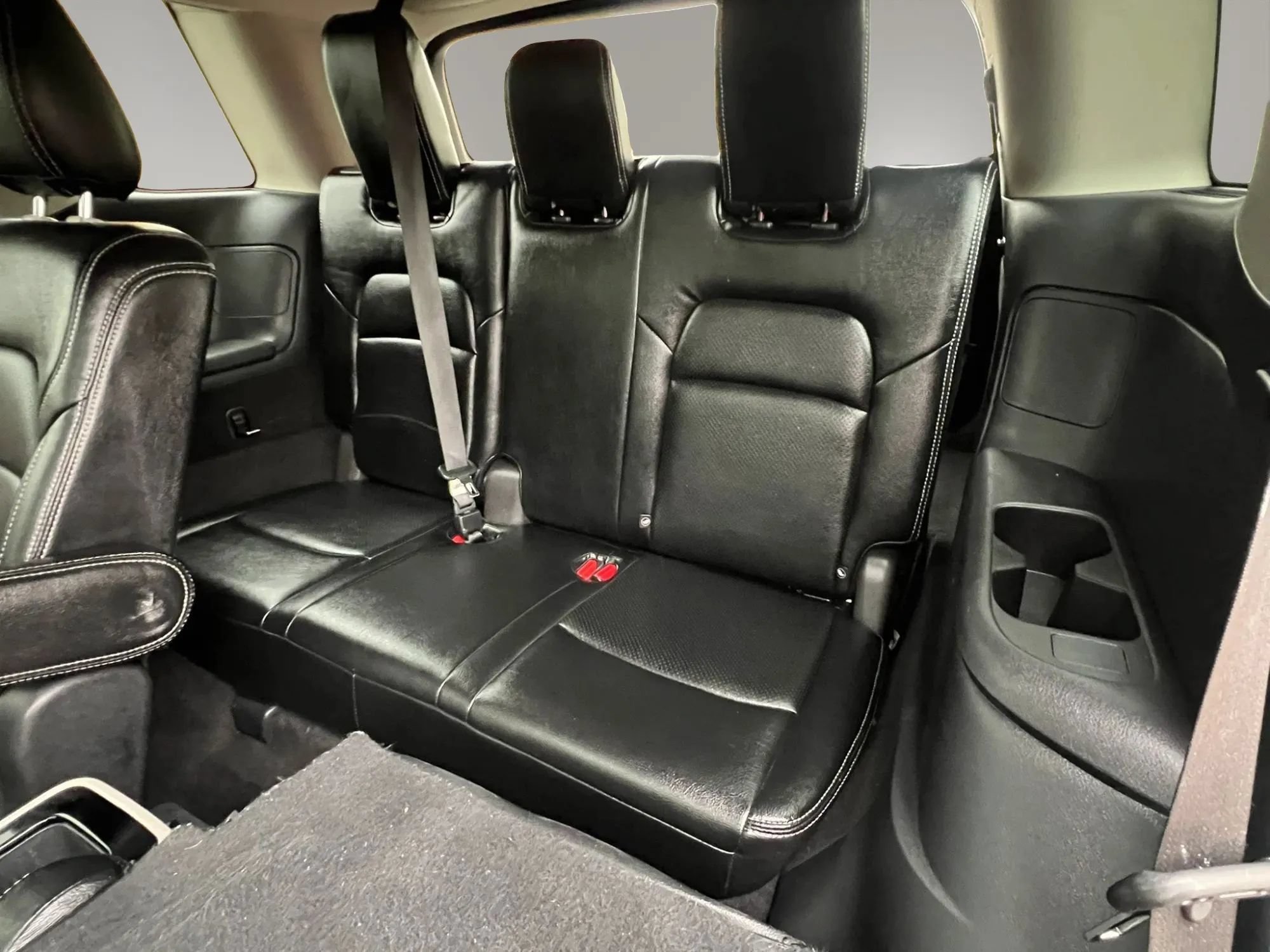 Used 2022 Nissan Pathfinder SV w/ SV Premium Package AWD/4WD image 28