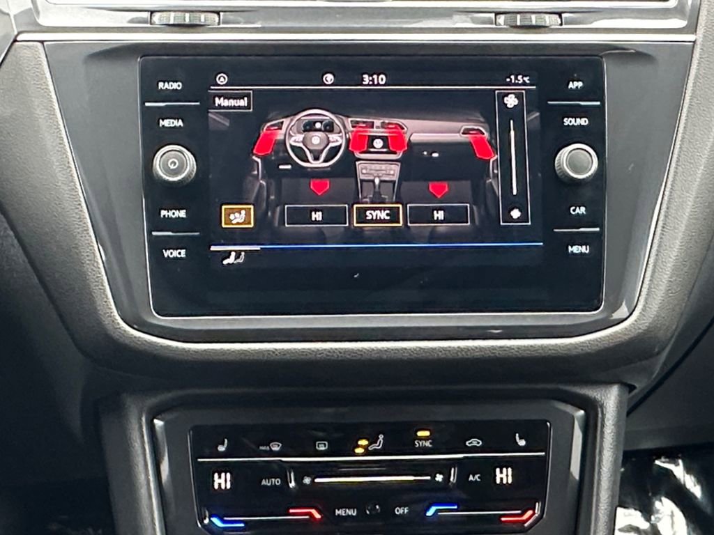 Used 2024 Volkswagen Tiguan SE image 15