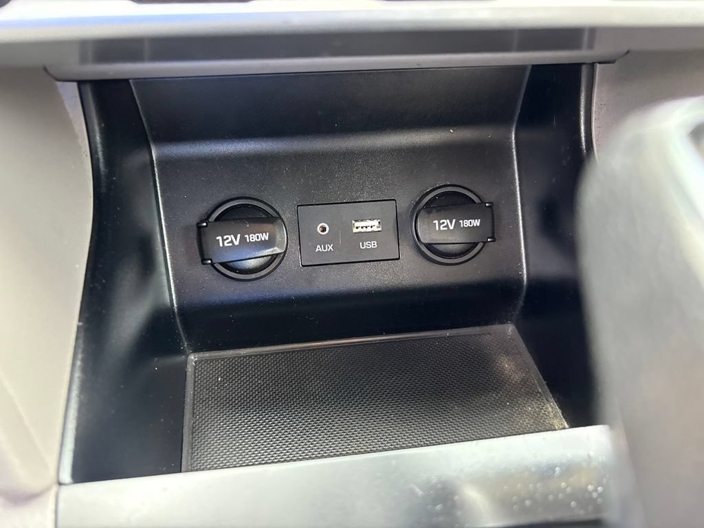 Used 2020 Hyundai Elantra SE FWD image 32