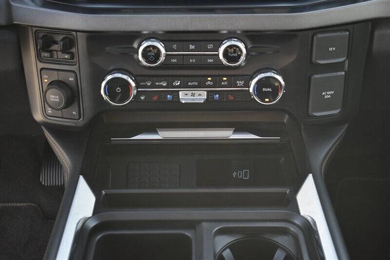 Used 2024 Ford F350 Platinum image 21