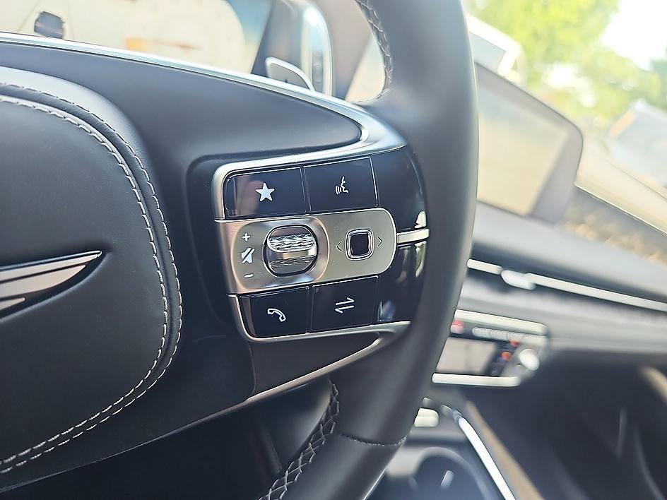 Used 2025 Genesis G90 3.5T AWD/4WD image 24