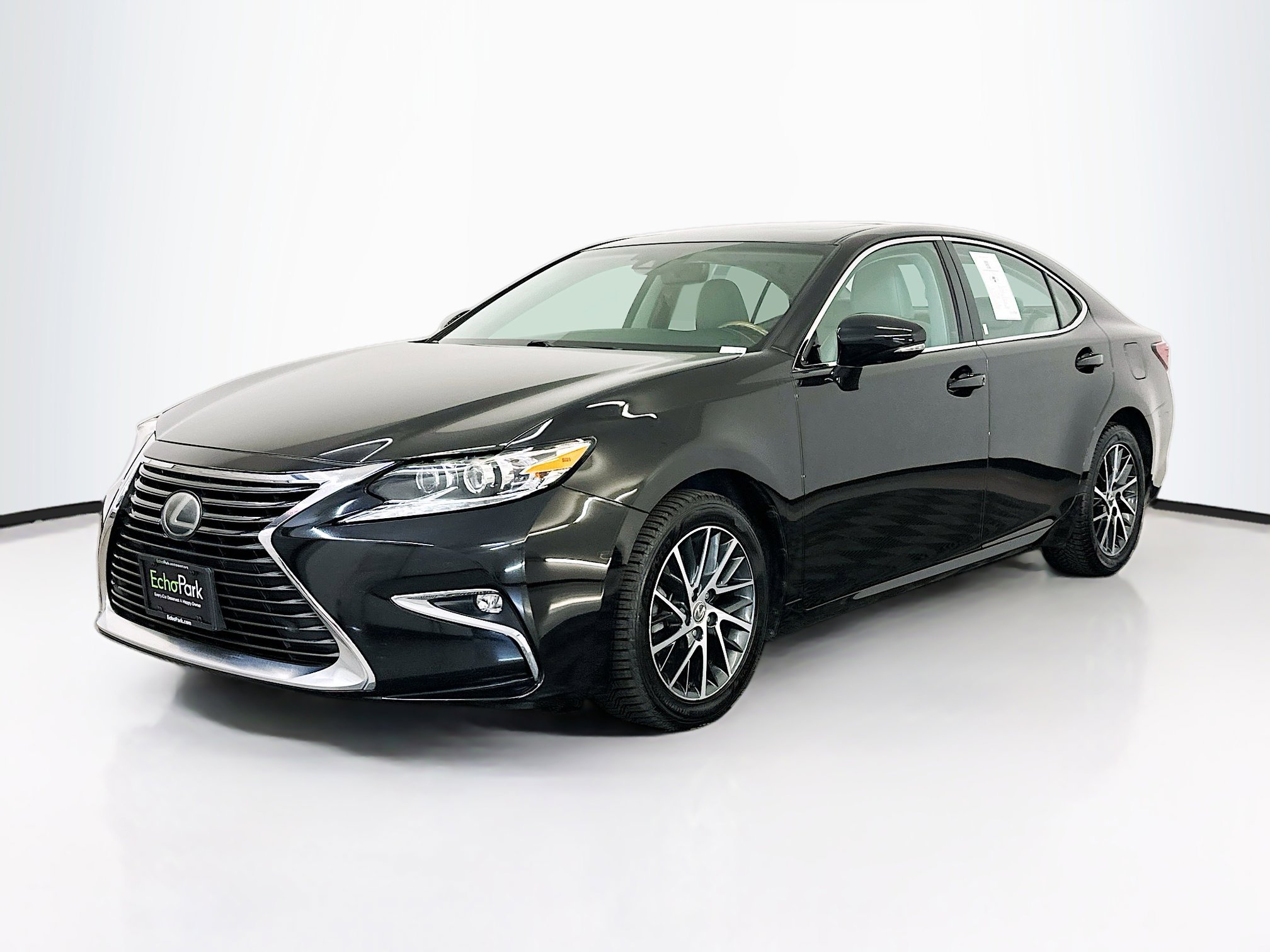 Used 2018 Lexus ES 350 w/ Luxury Package w/Wood Trim FWD image 3