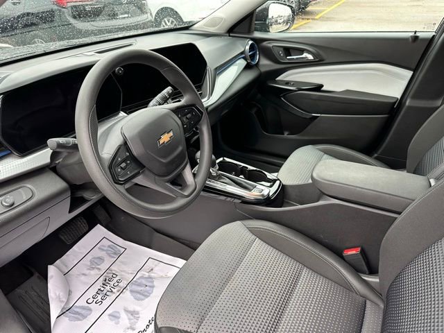 Used 2025 Chevrolet Trax LT image 21