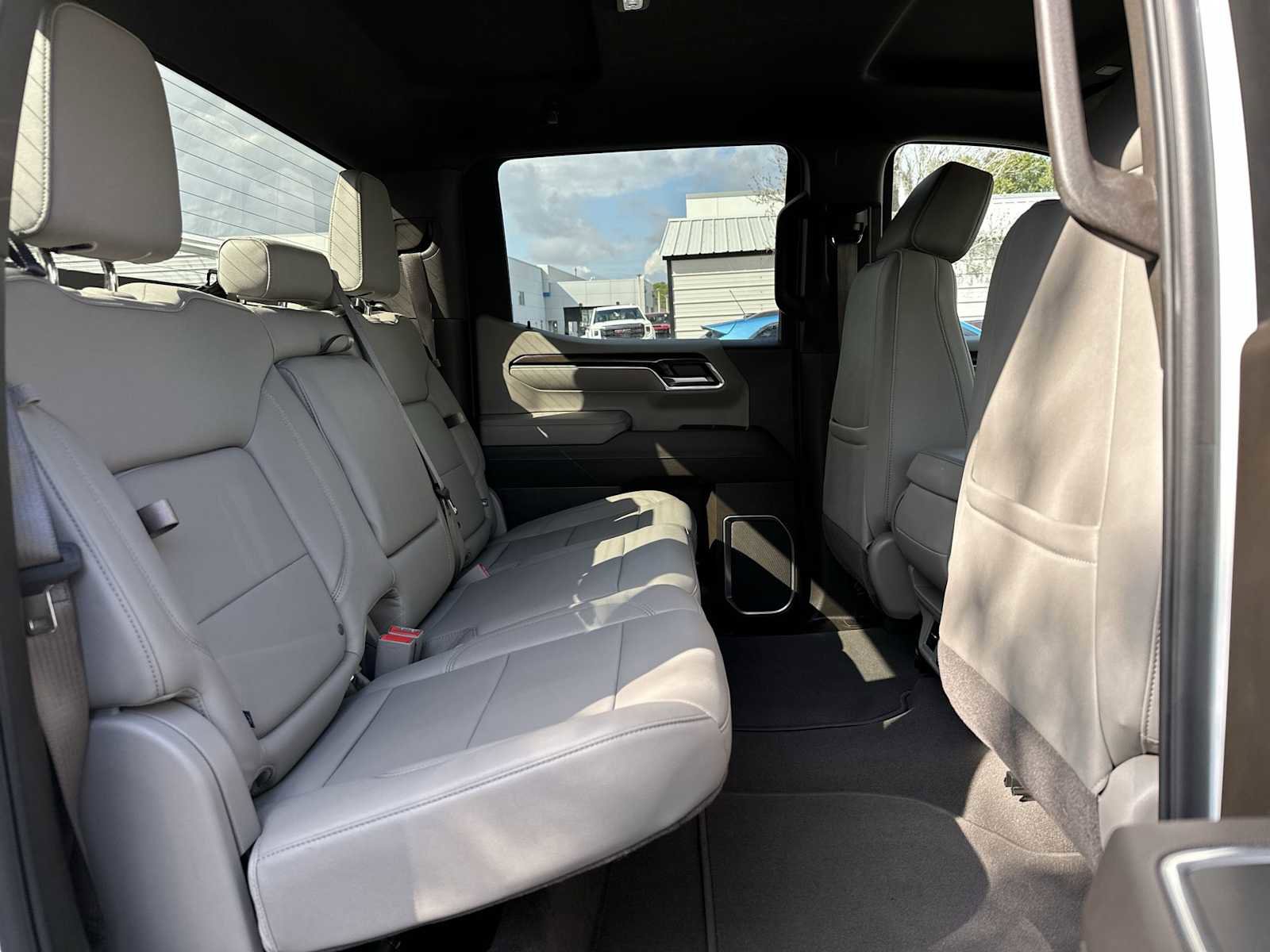 Certified 2025 GMC Sierra 1500 SLT image 18