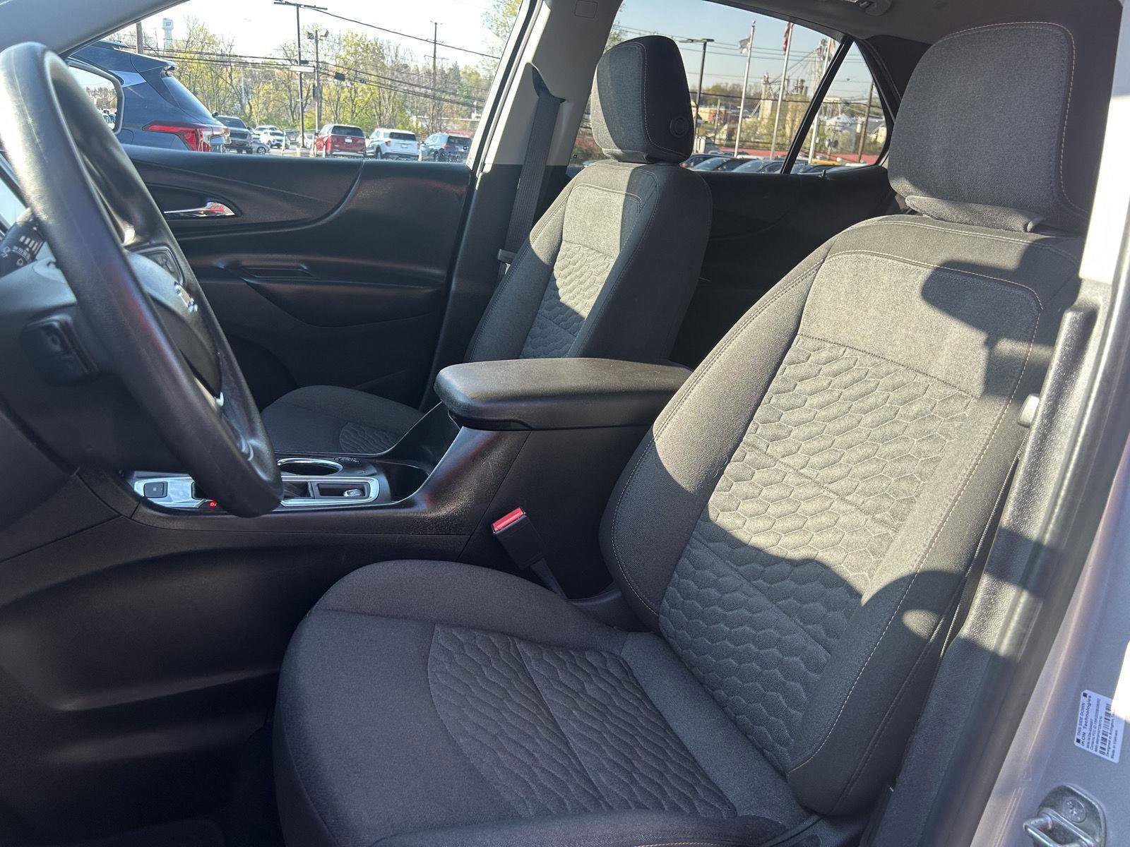 Used 2018 Chevrolet Equinox LT image 12