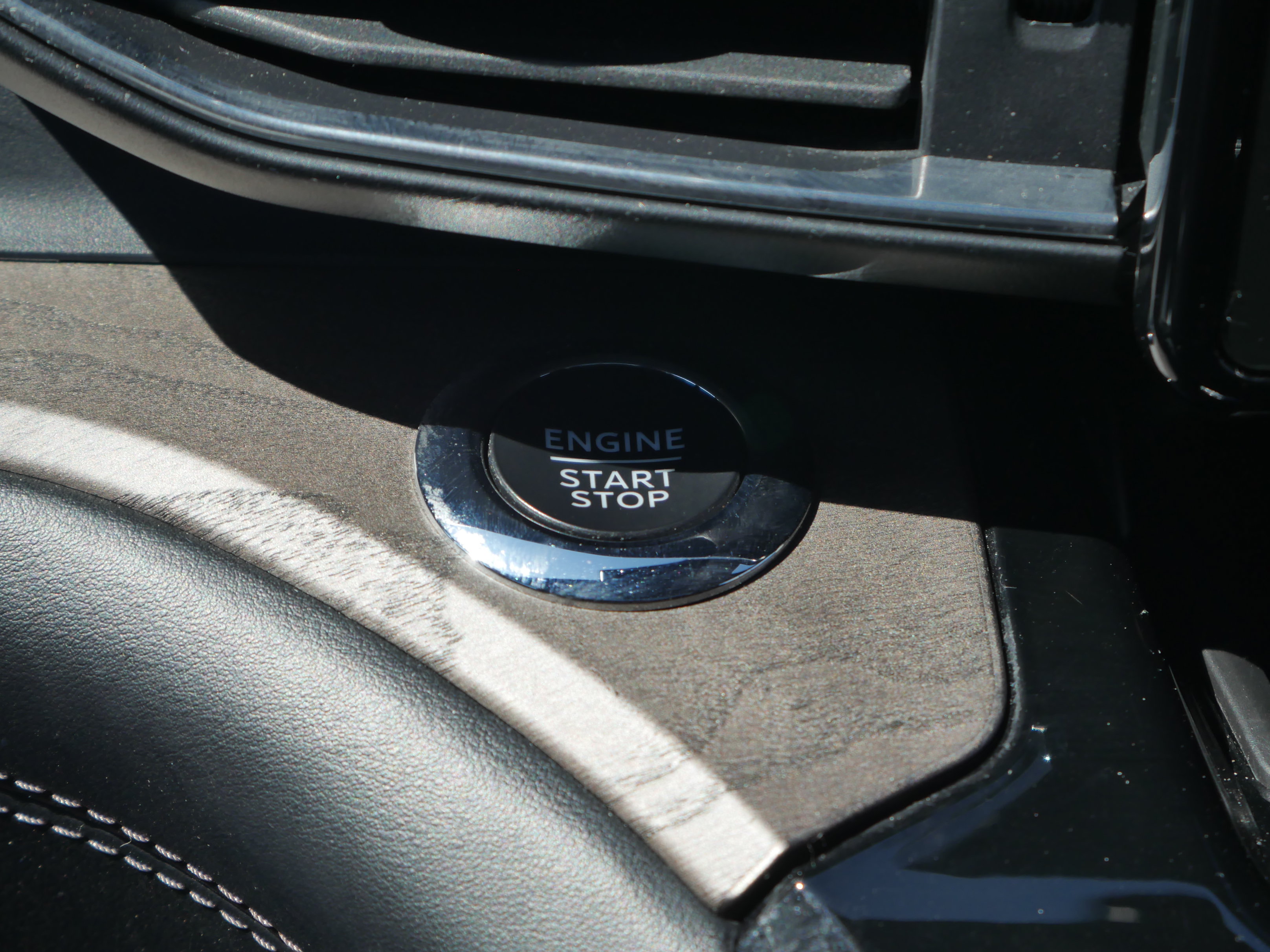 Certified 2024 Ford Explorer Platinum AWD/4WD image 9