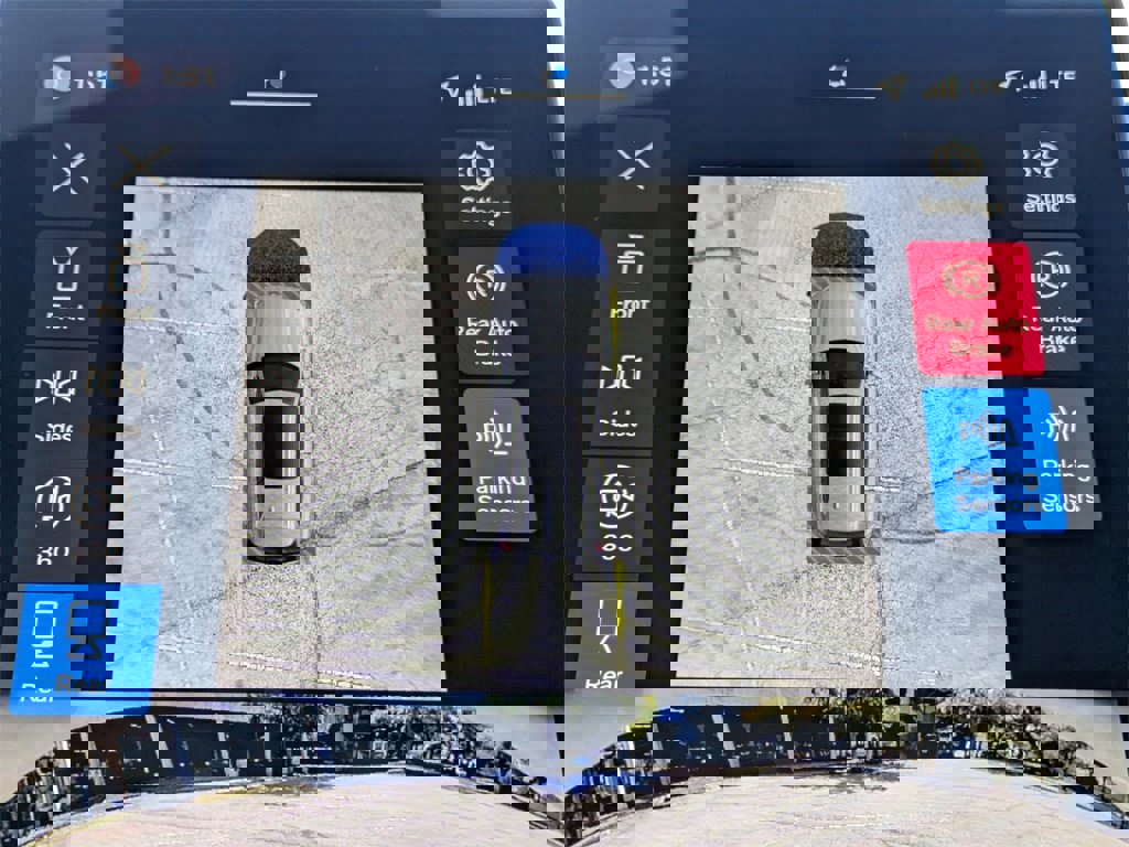 New 2026 Volvo XC90 T8 Plus w/ Protection Package Premier image 28