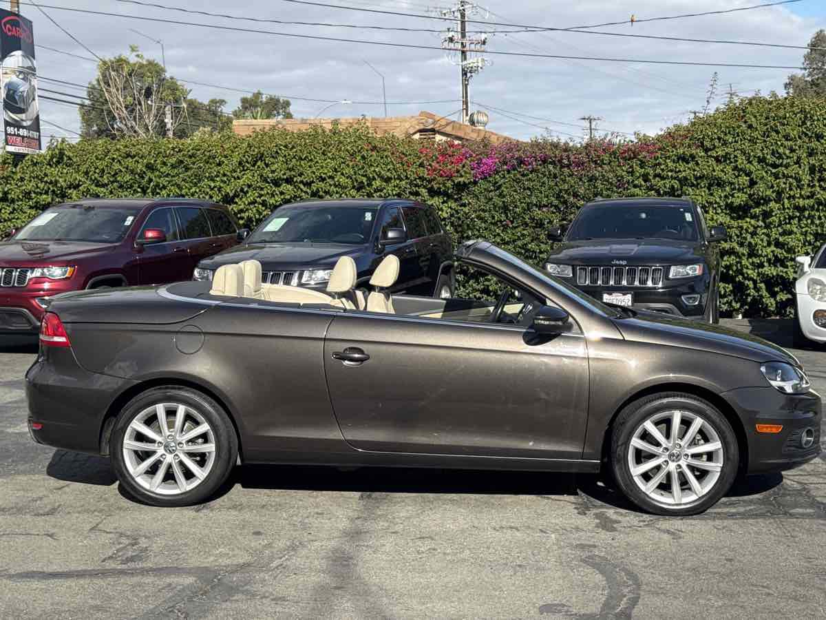 Used 2013 Volkswagen Eos Komfort FWD image 10