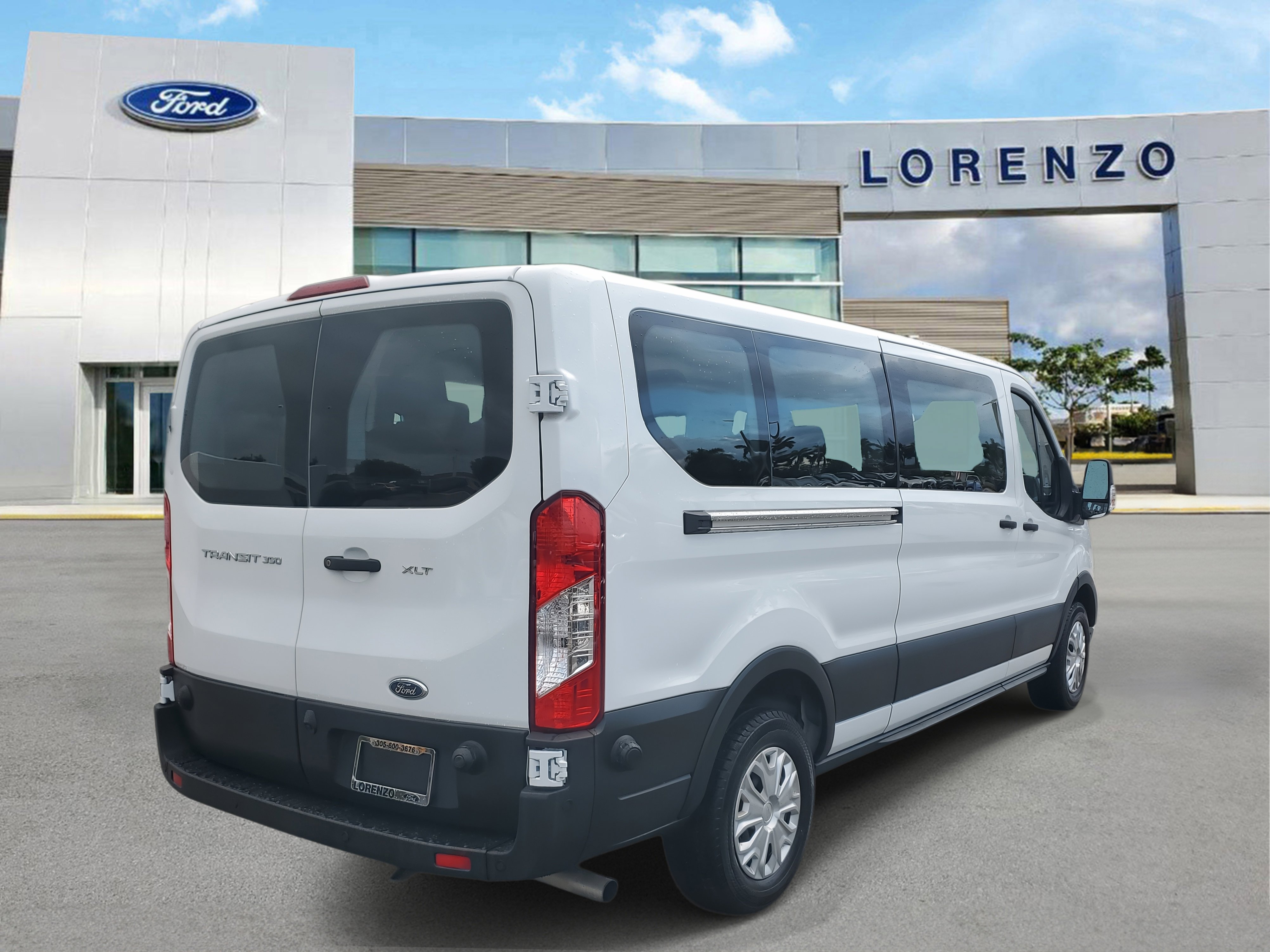Used 2024 Ford Transit 350 XLT image 4