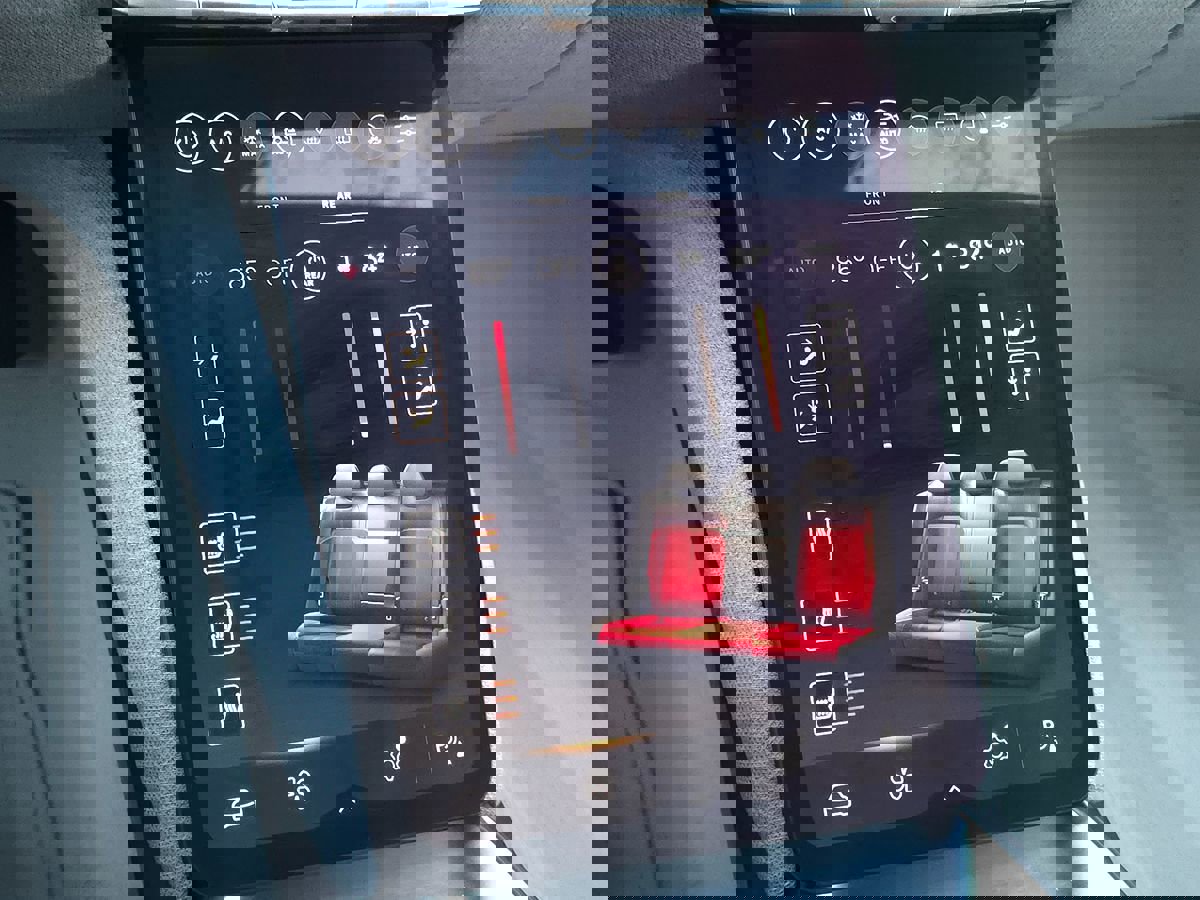 Used 2025 Lucid Air Pure image 32