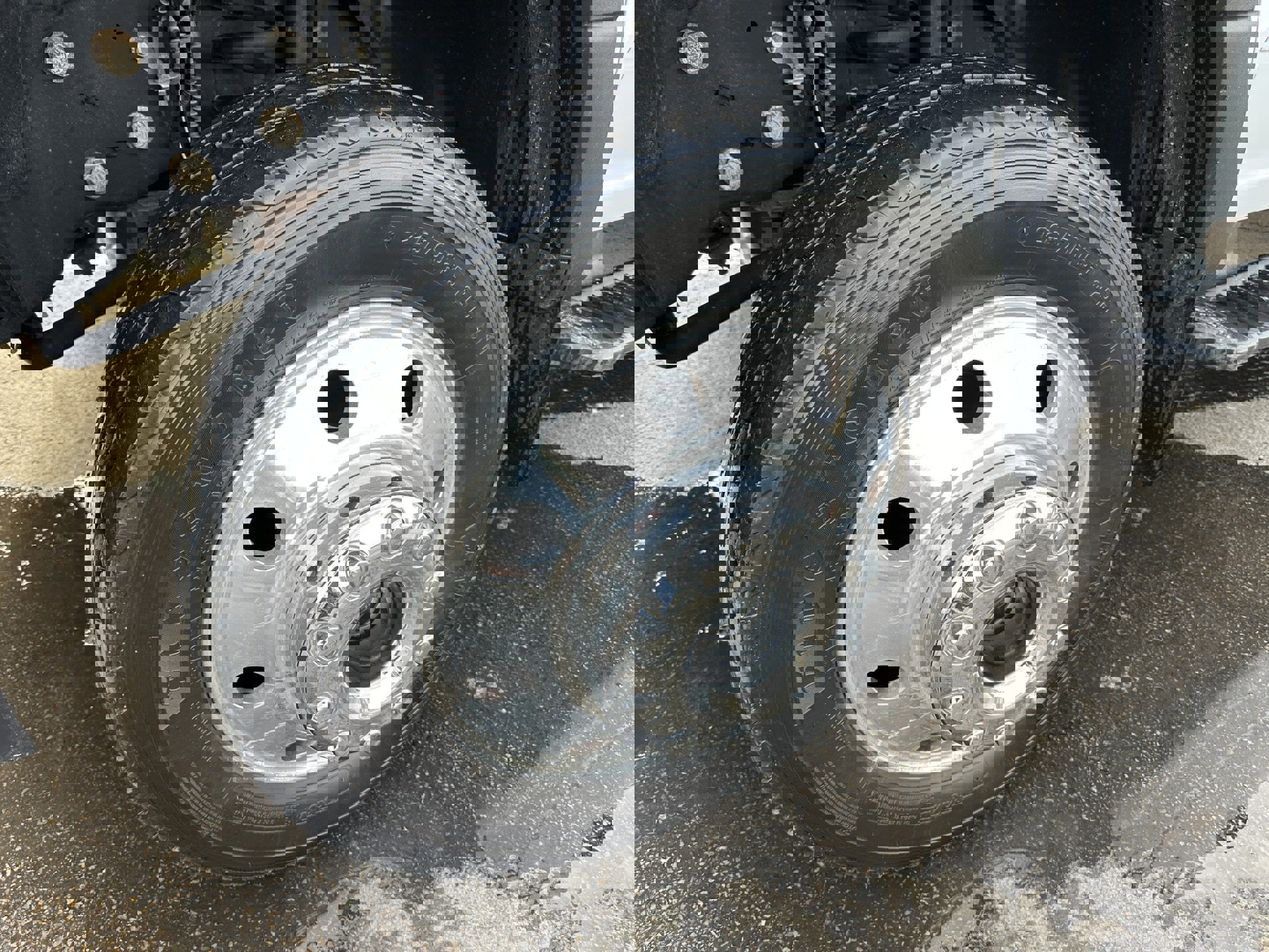 Used 2021 Ford F550 4x4 SuperCab Super Duty w/ XLT Value Package image 9