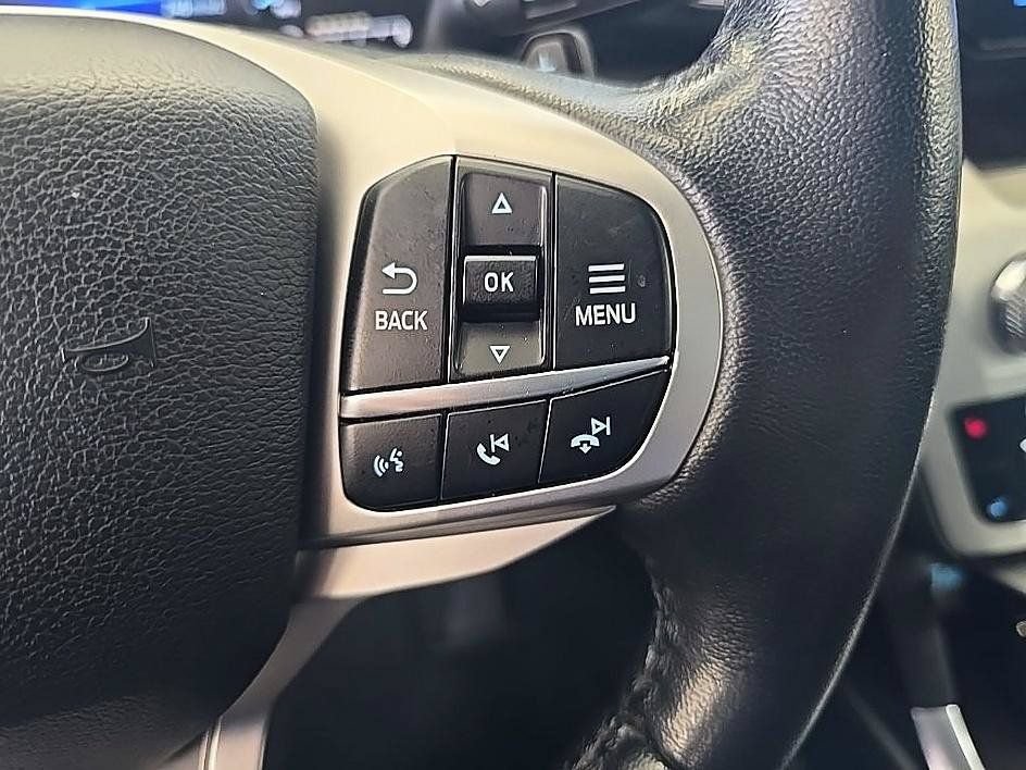 Used 2020 Ford Explorer XLT w/ Equipment Group 202A AWD/4WD image 18