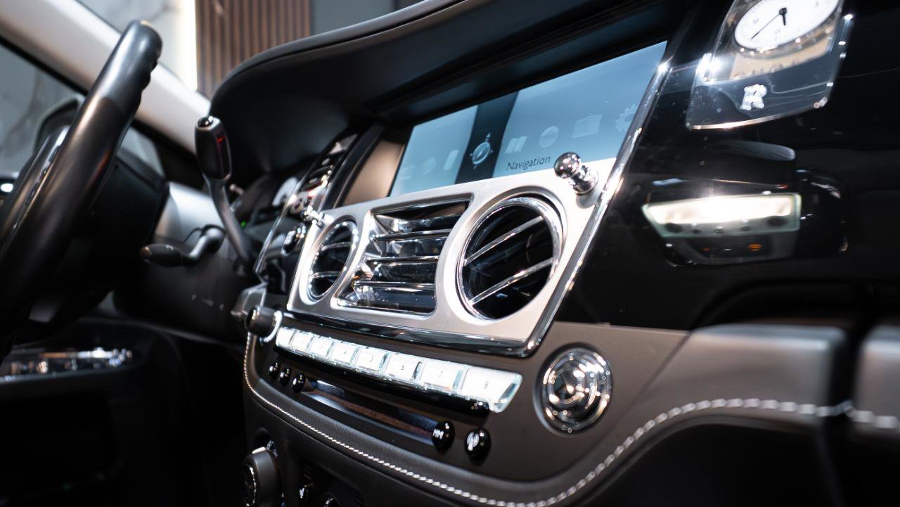 Used 2017 Rolls-Royce Ghost image 23