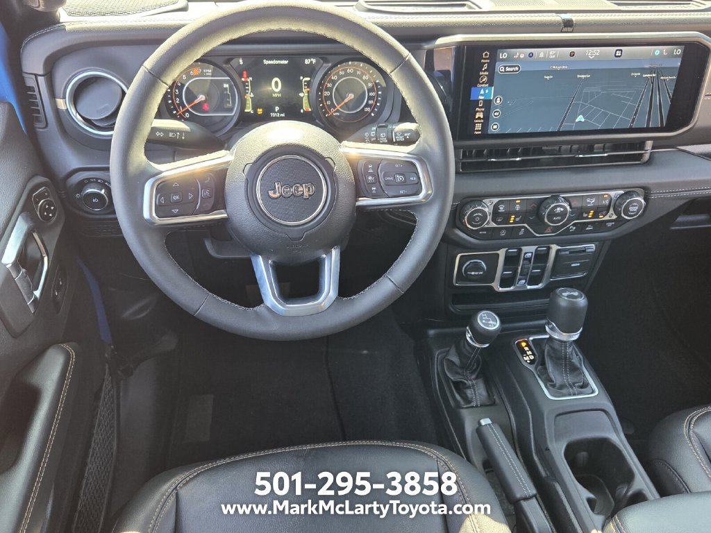 Used 2025 Jeep Wrangler Unlimited Sahara AWD/4WD image 11