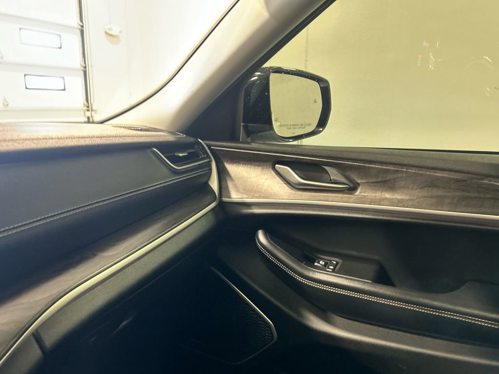 Used 2021 Jeep Grand Cherokee L Limited image 26