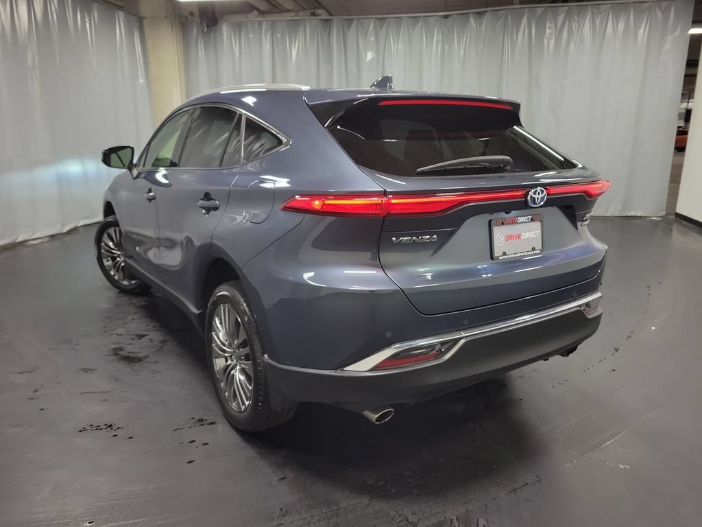 Used 2022 Toyota Venza XLE AWD/4WD image 6