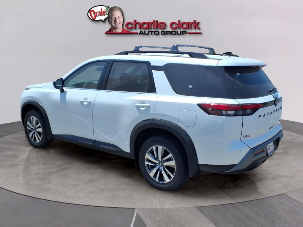 New 2026 Nissan Pathfinder SL FWD image 3